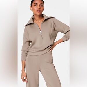 SPANX Women's Olive AIR ESSENTIAL Tracksuit